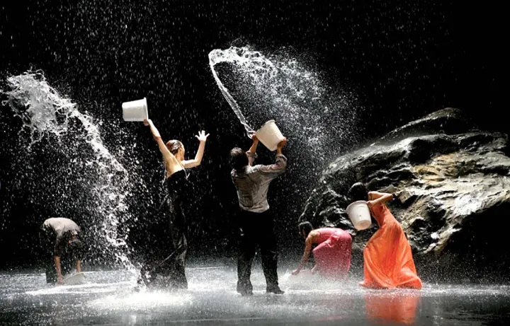 بدن‌های به حرف درآمده